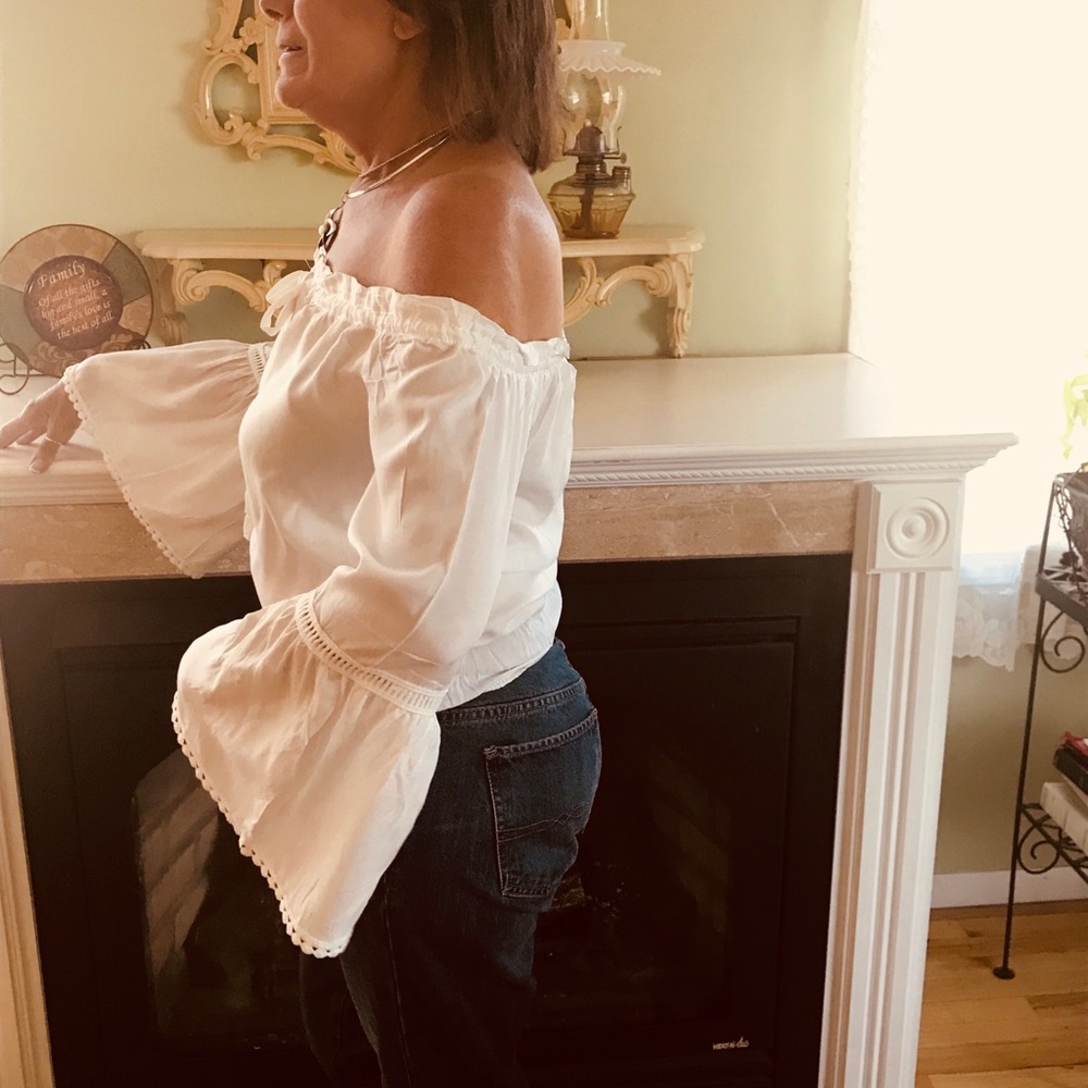 🔥5 🌟 RATED white Loose Sleeve blouse - Picture 2 of 2